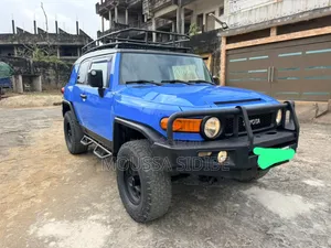 Toyota FJ Cruiser 2011 Bleu