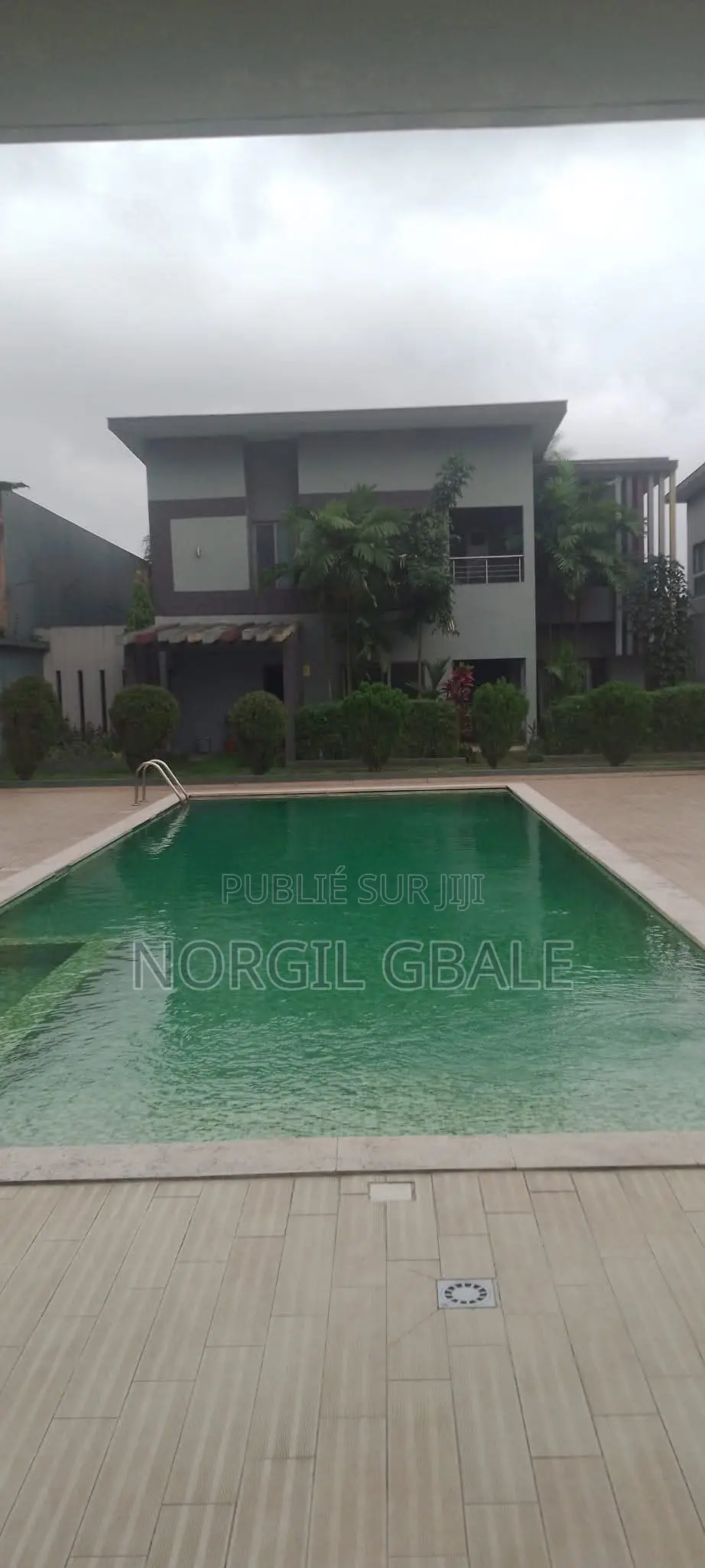 4chbre Villa dans Avec Norco, Deux Plateaux à Louer