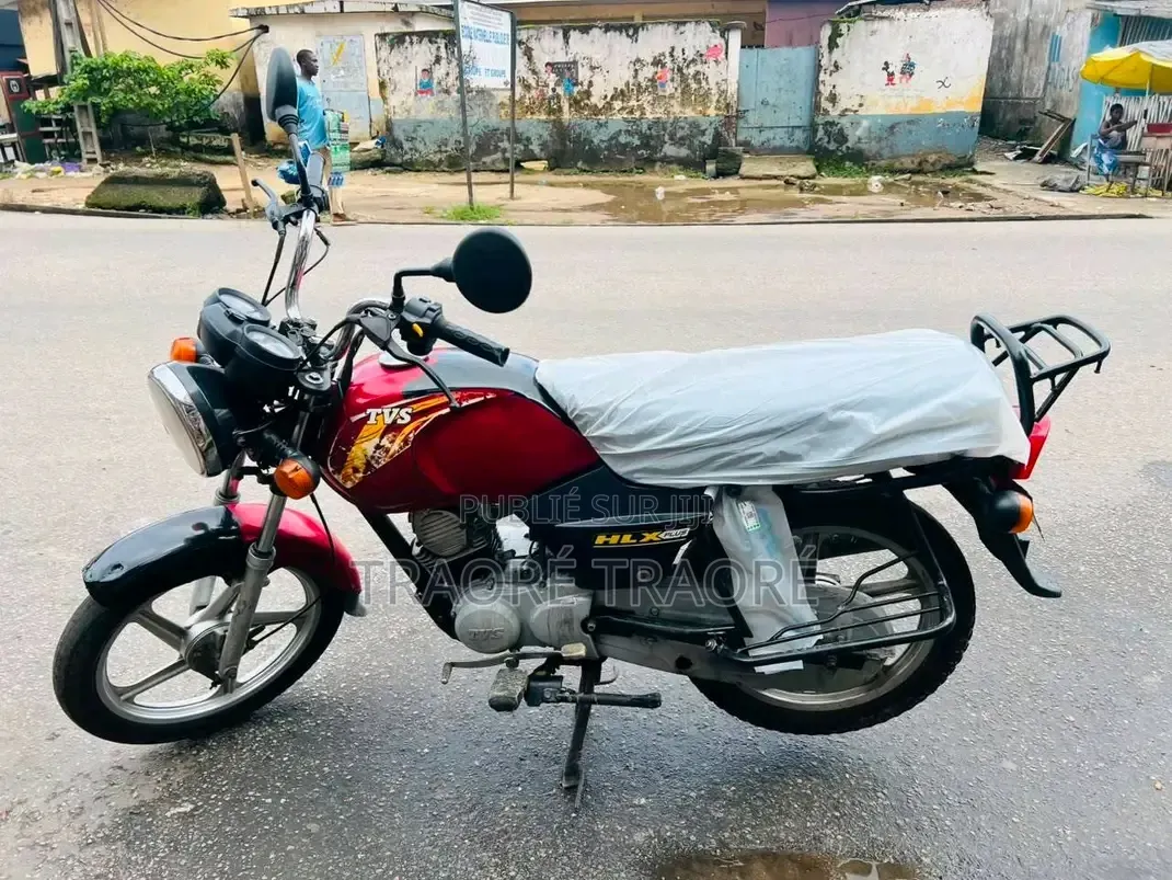 Nouveau TVS HLX 125 2024 Rouge
