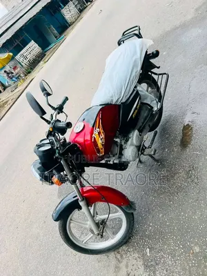 Nouveau TVS HLX 125 2024 Rouge