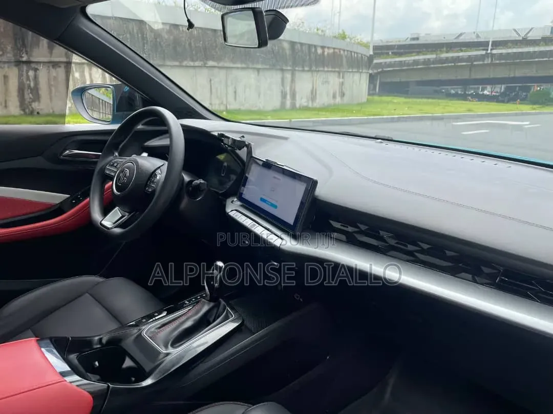 MG MG5 180DVVT CVT Luxury 2022 Bleu