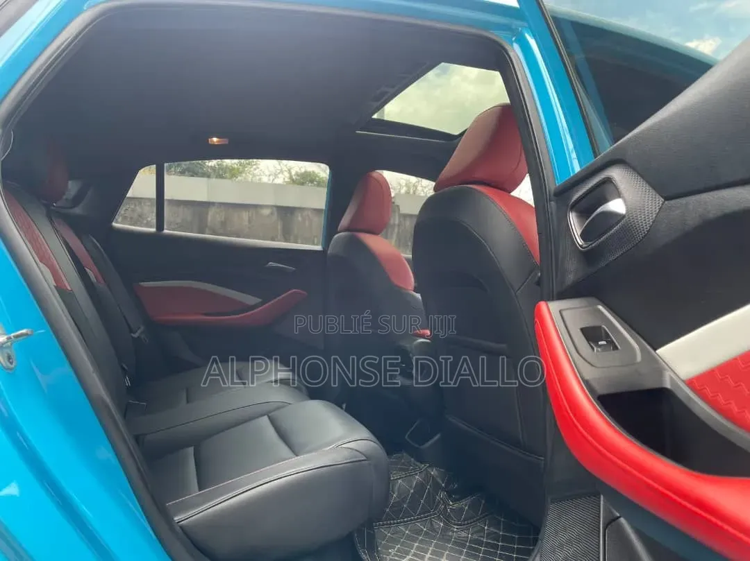 MG MG5 180DVVT CVT Luxury 2022 Bleu