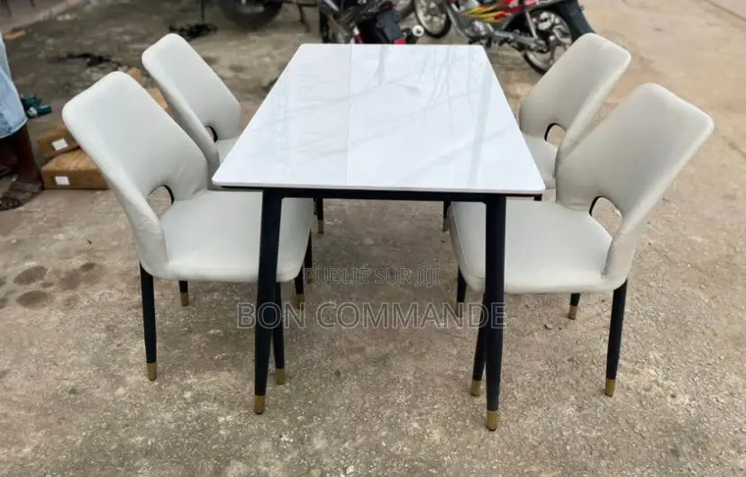 Table À Manger Stable en Famille