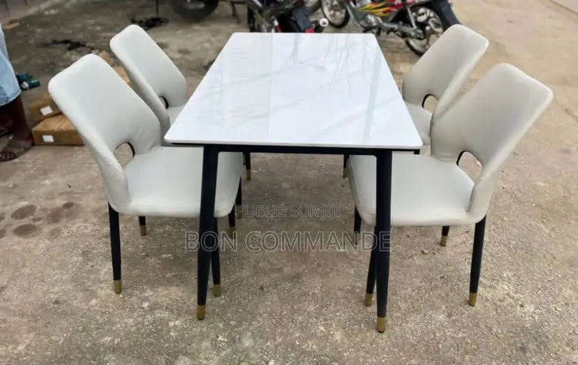 Table À Manger Stable en Famille