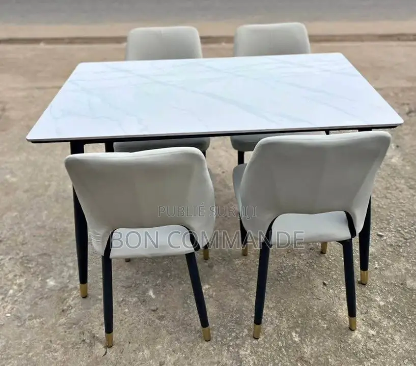 Table À Manger Stable en Famille