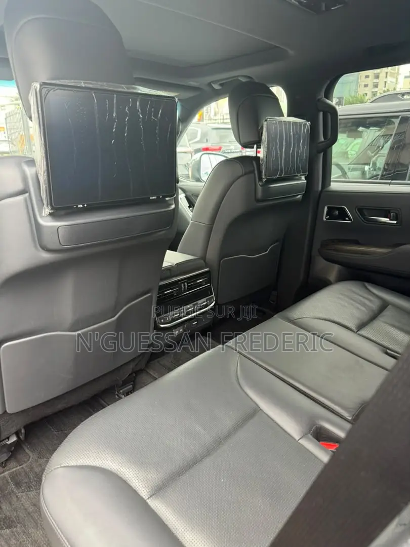 Nouveau Toyota Land Cruiser LC300 2025 Noir