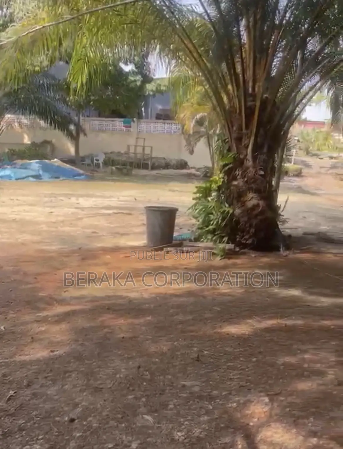  BAIL CONSTRUCTION À ABATTA VILLAGE – 1 200 M2  Localisation : Abat