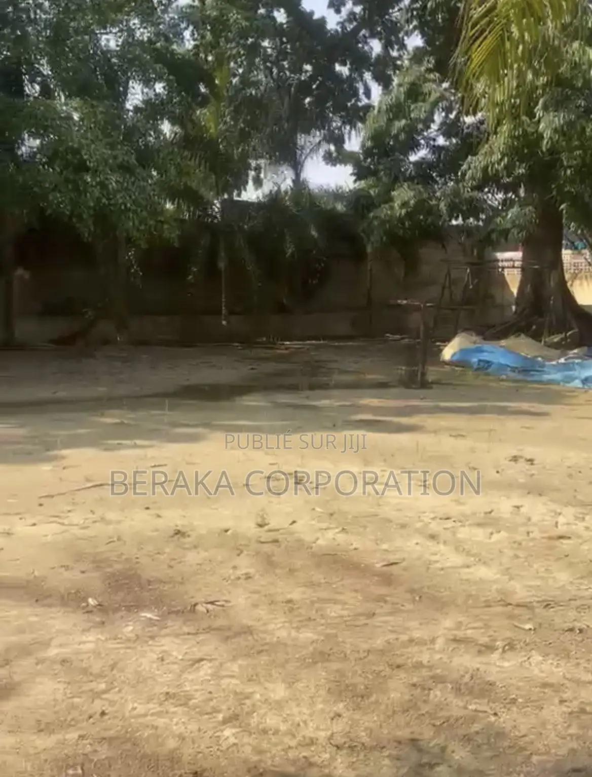  BAIL CONSTRUCTION À ABATTA VILLAGE – 1 200 M2  Localisation : Abat