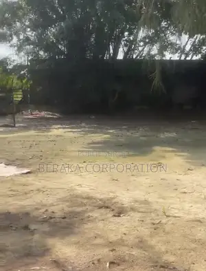  BAIL CONSTRUCTION À ABATTA VILLAGE – 1 200 M2  Localisation : Abat