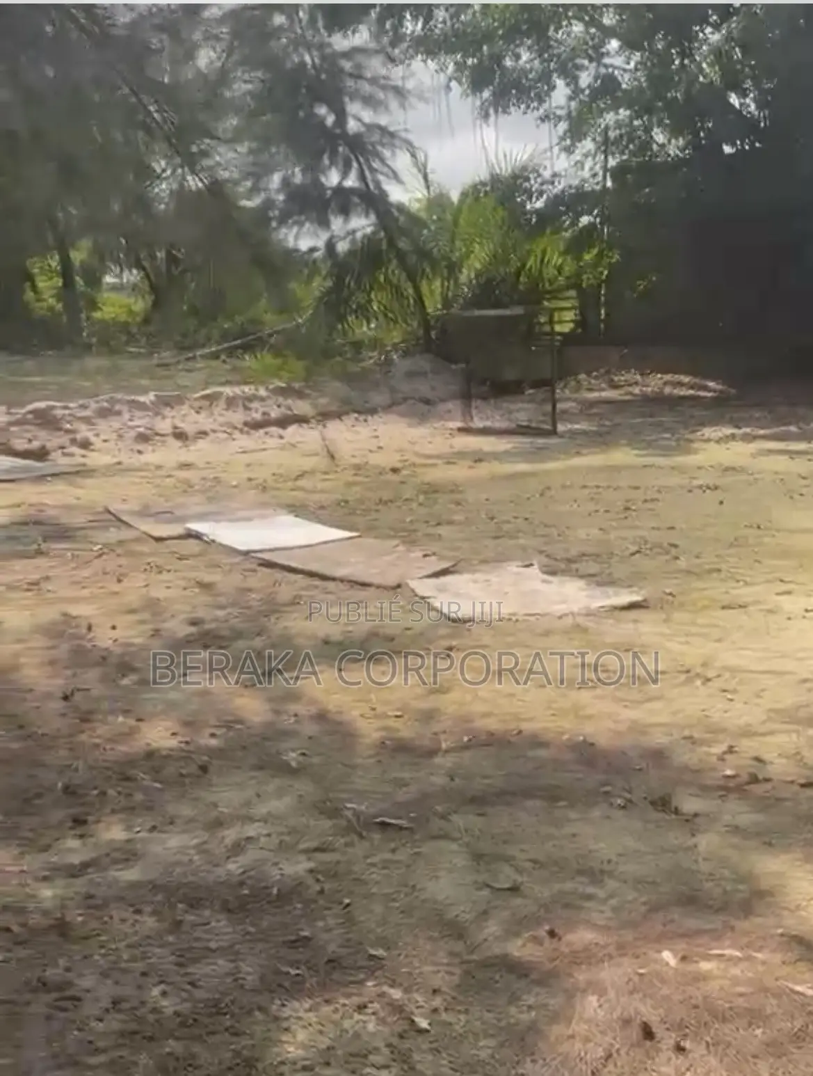  BAIL CONSTRUCTION À ABATTA VILLAGE – 1 200 M2  Localisation : Abat