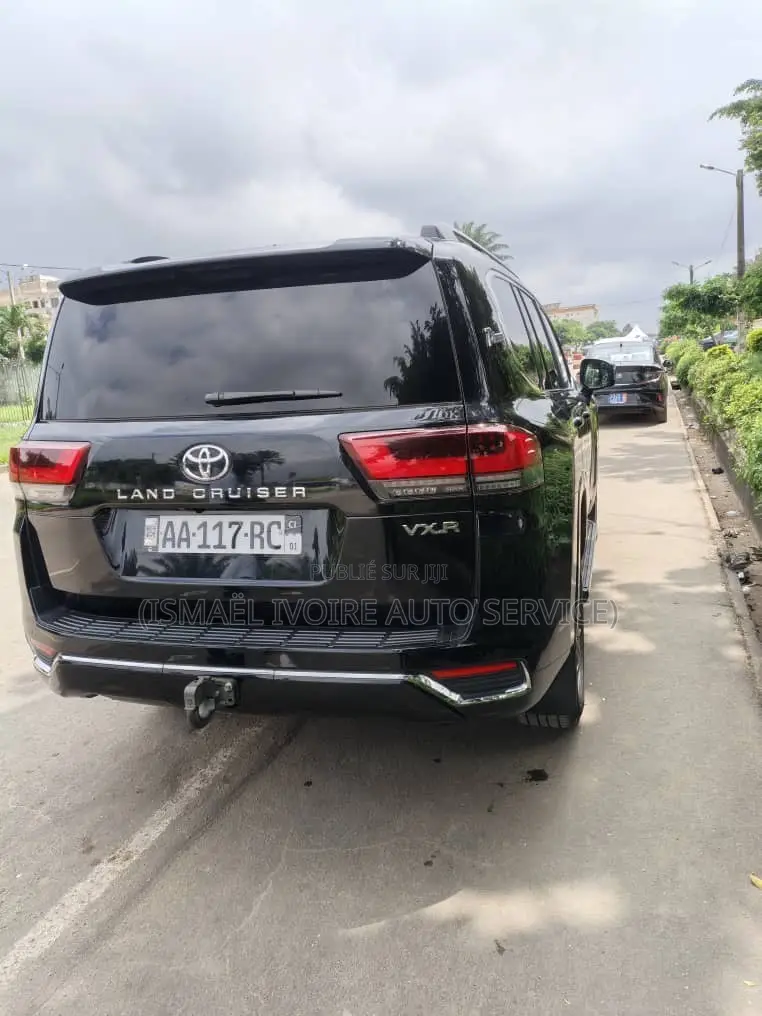 Toyota Land Cruiser 2025 Noir