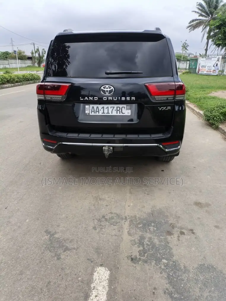 Toyota Land Cruiser 2025 Noir