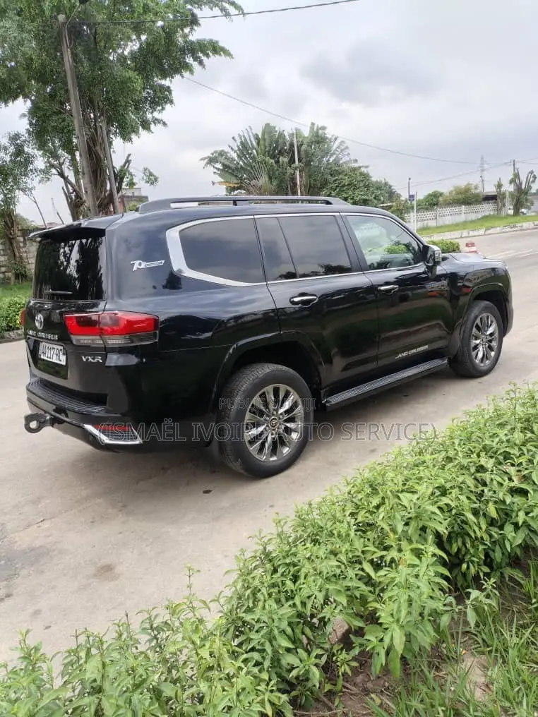 Toyota Land Cruiser 2025 Noir
