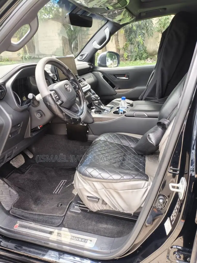 Toyota Land Cruiser 2025 Noir