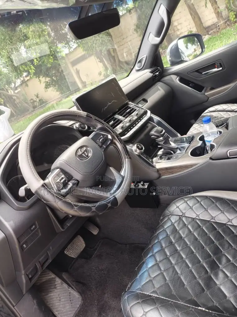 Toyota Land Cruiser 2025 Noir