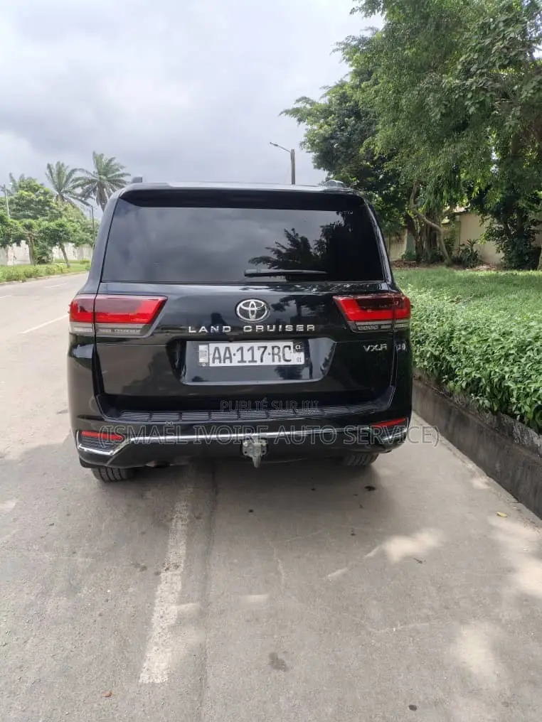 Toyota Land Cruiser 2025 Noir
