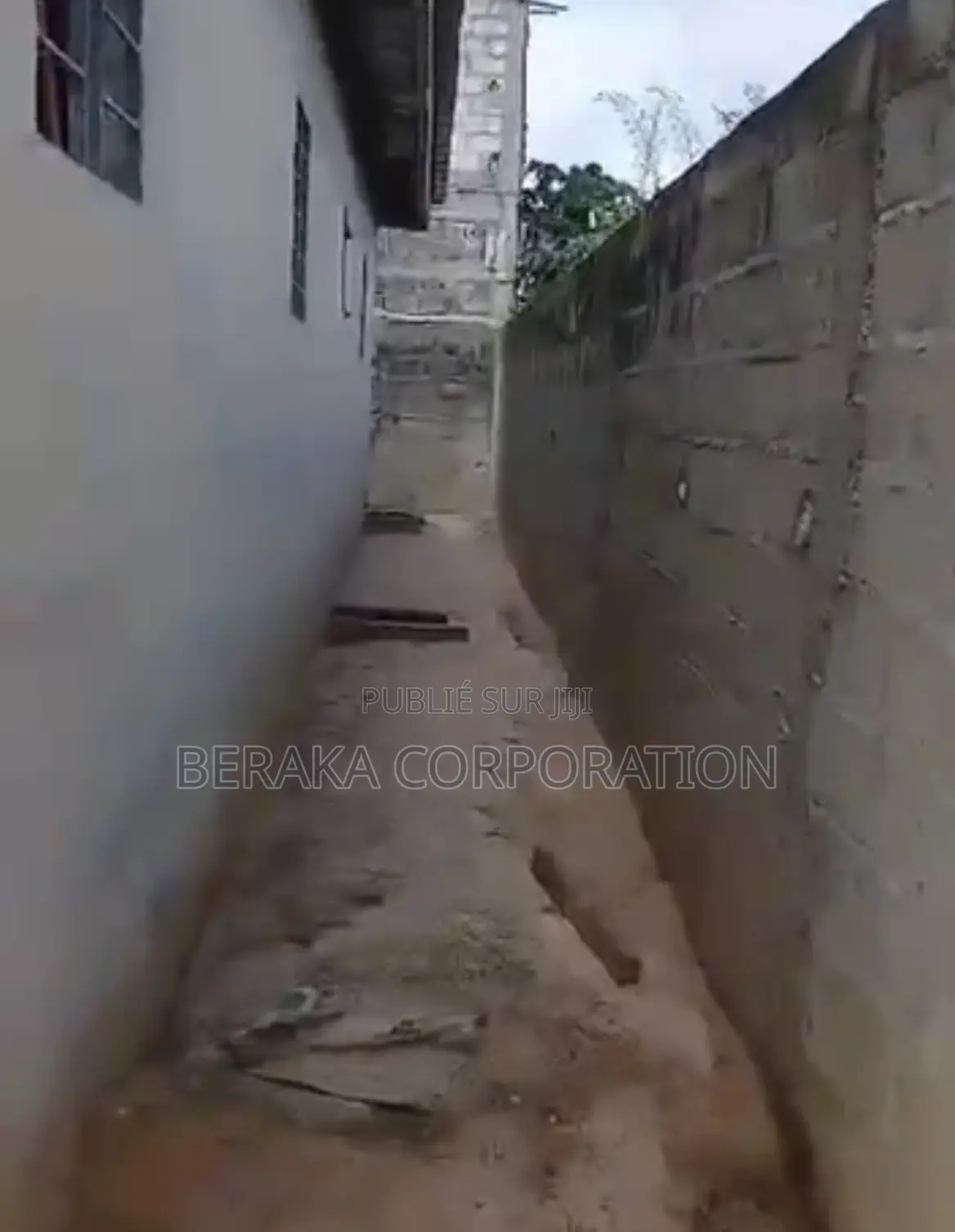 5chbre Villa dans Beraka Corporation, Songon à Vendre