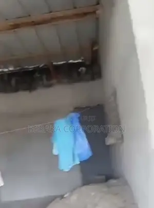 5chbre Villa dans Beraka Corporation, Songon à Vendre