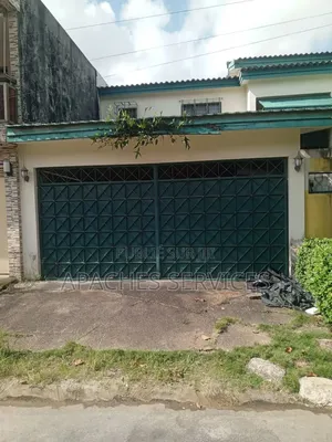 5chbre Villa dans Wognin Jacques, Cocody à Vendre