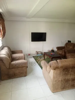 5chbre Villa dans Wognin Jacques, Cocody à Vendre