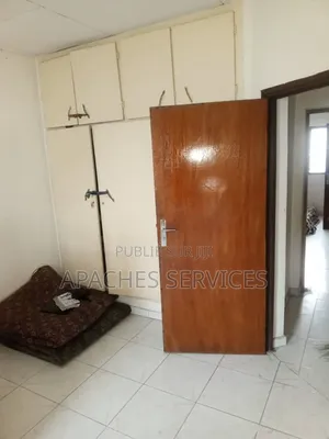 5chbre Villa dans Wognin Jacques, Cocody à Vendre