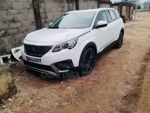 Peugeot 5008 1.2 PureTech 130 2021 Blanc