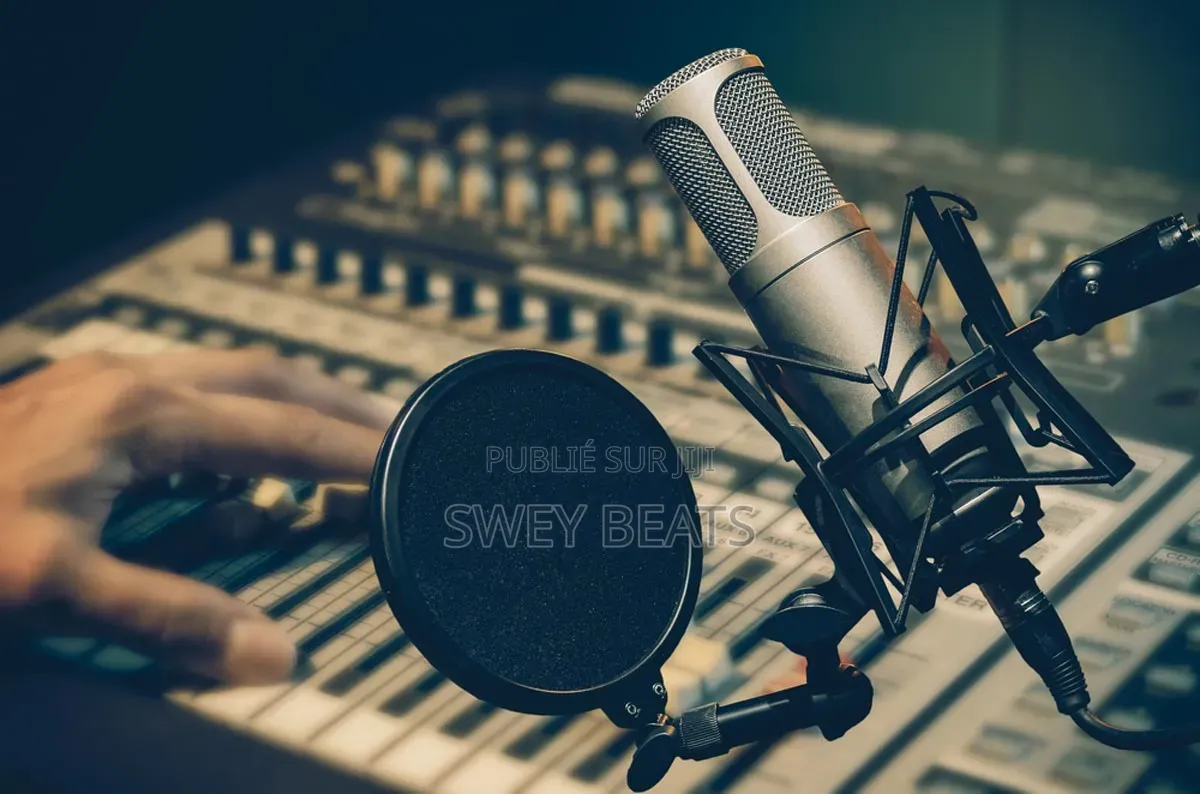 Voix Off Pro Pour Vos Projets en Français, Anglais Et Portugais
