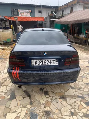 BMW 318i 2000 Bleu