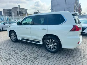 Lexus LX 2018 Blanc