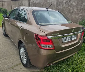 Suzuki Dzire 2024 Gris