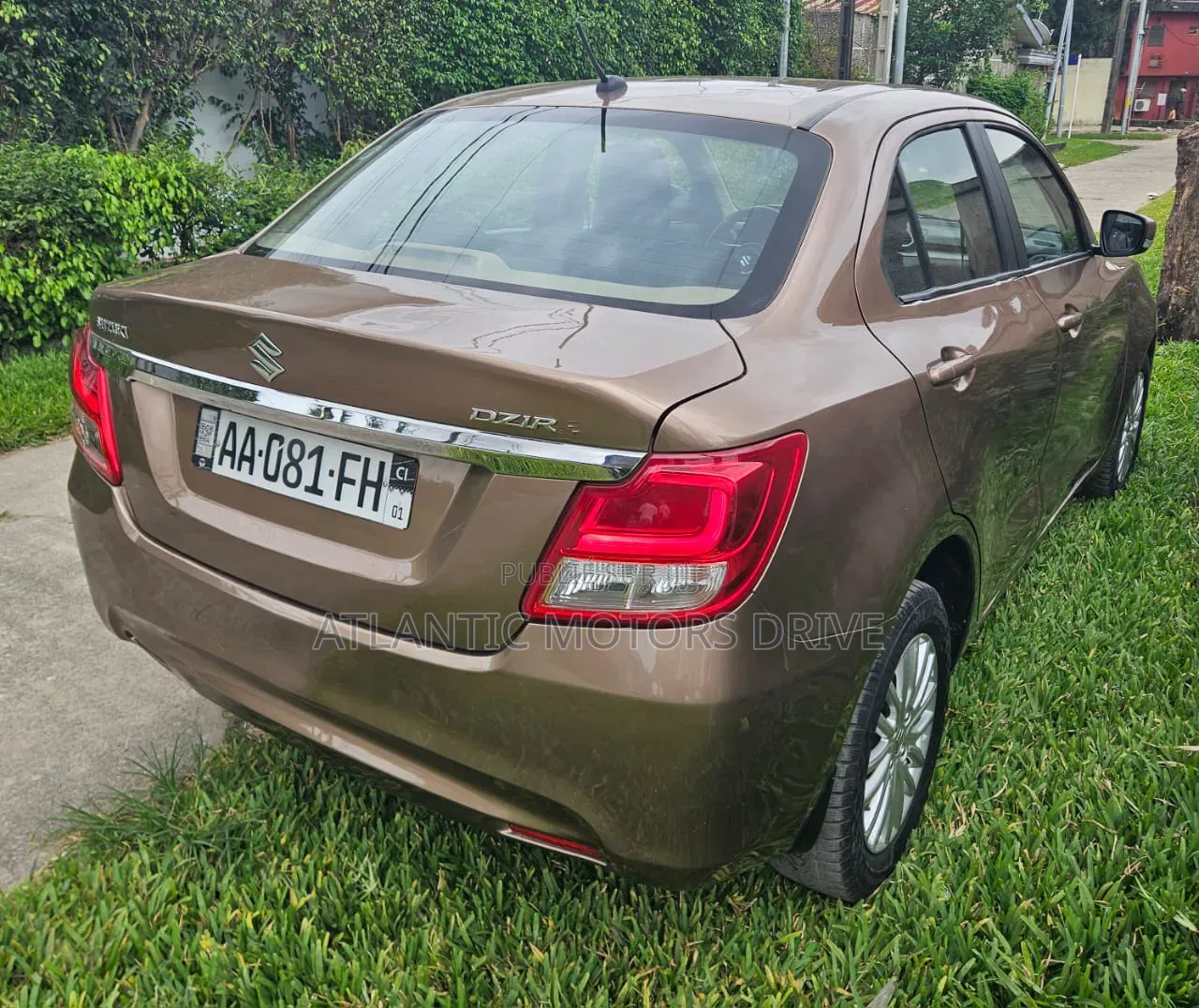 Suzuki Dzire 2024 Gris