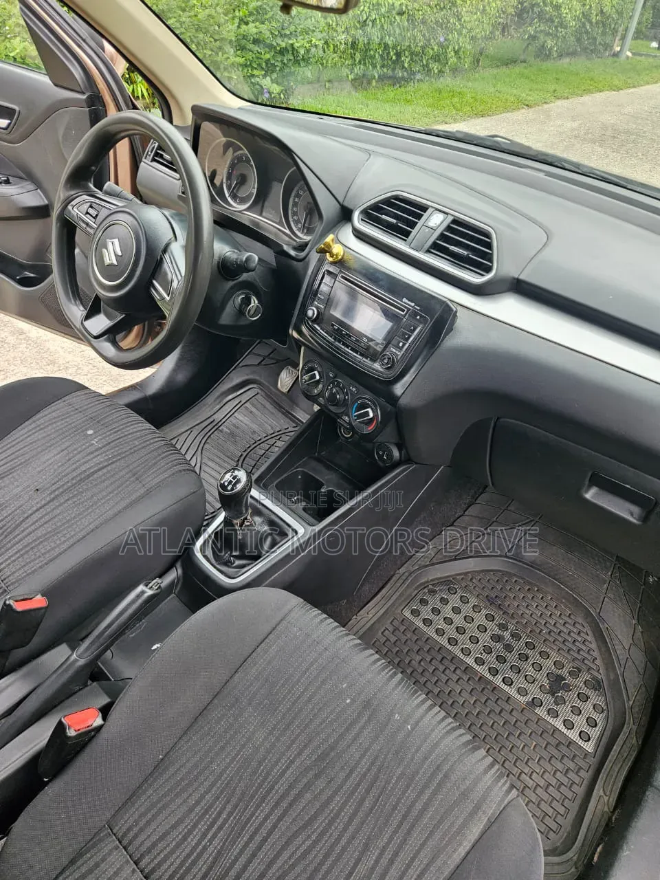 Suzuki Dzire 2024 Gris