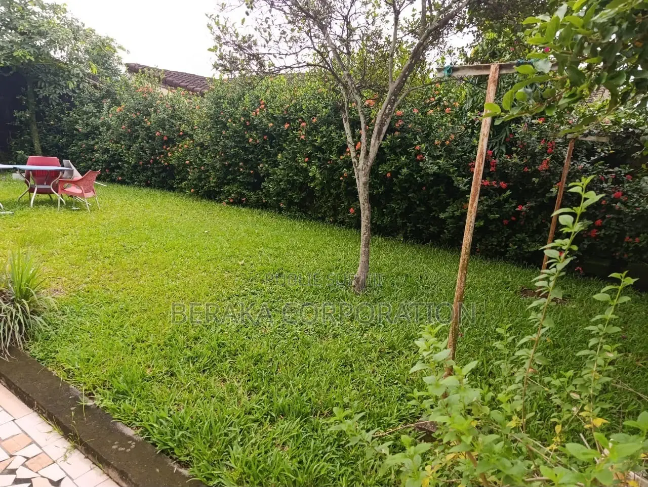 5chbre Villa dans Beraka Corporation, Cocody à Vendre