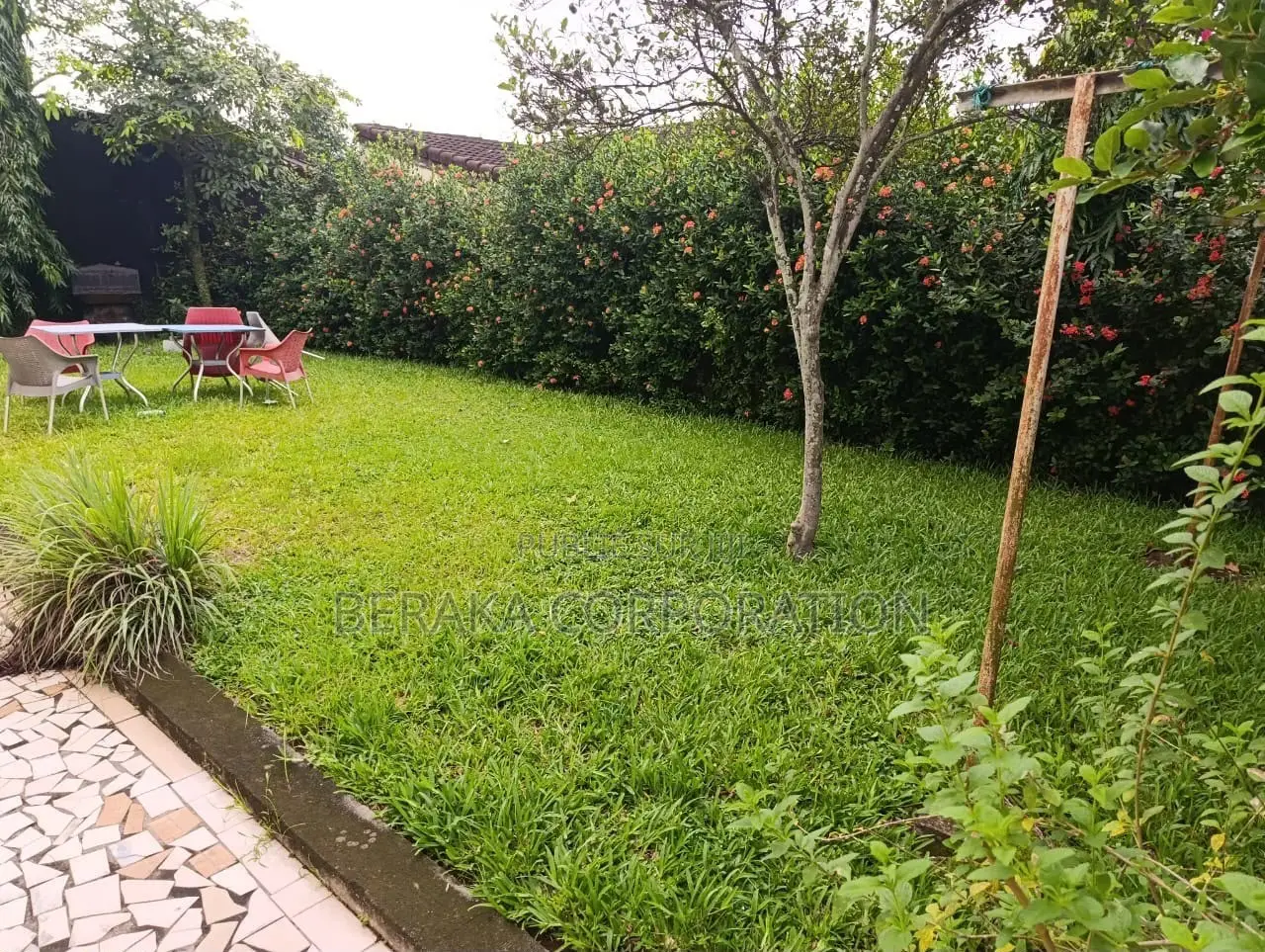 5chbre Villa dans Beraka Corporation, Cocody à Vendre