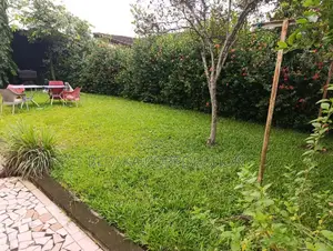5chbre Villa dans Beraka Corporation, Cocody à Vendre