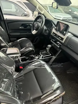 Nouveau Mitsubishi L200 2025 Noir