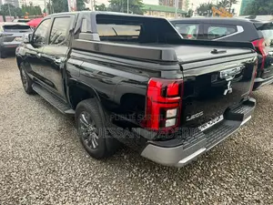 Nouveau Mitsubishi L200 2025 Noir