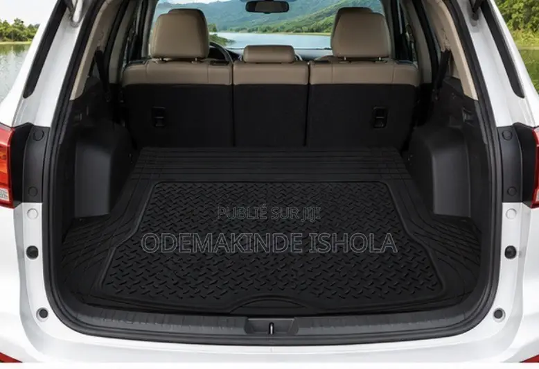 Tapis De Coffre De Voiture Est Disponible