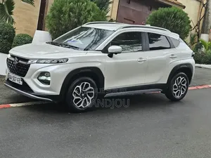 Suzuki Fronx 2024 Blanc