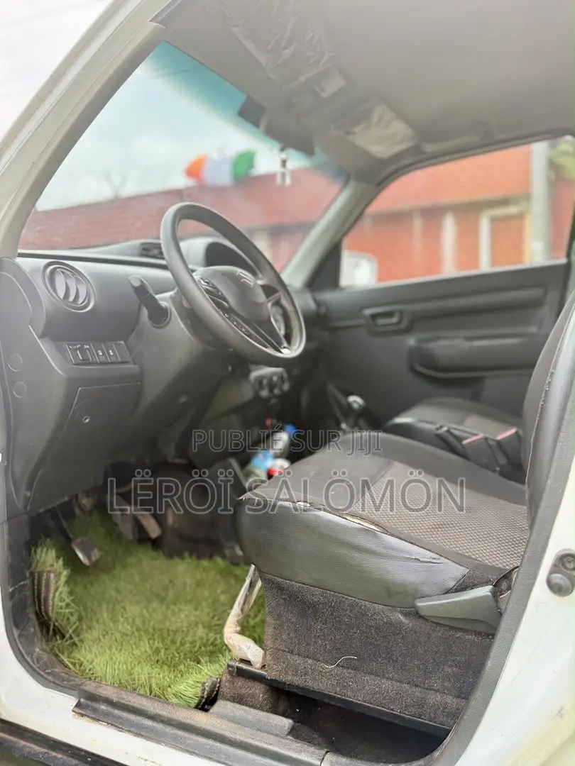 Suzuki S-Presso 2023 Rouge