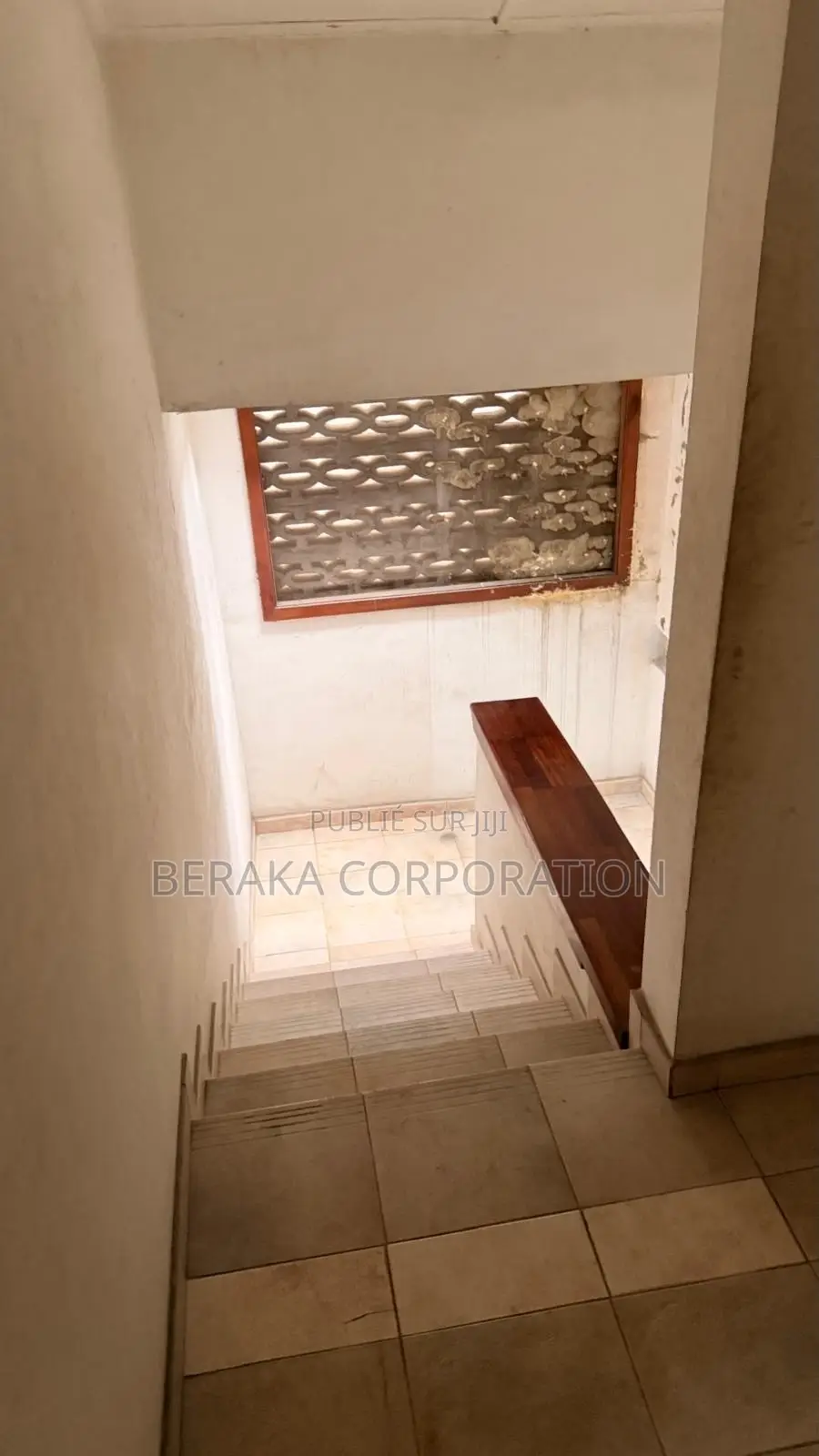 5chbre Duplex dans Beraka Corporation, Cocody à Vendre