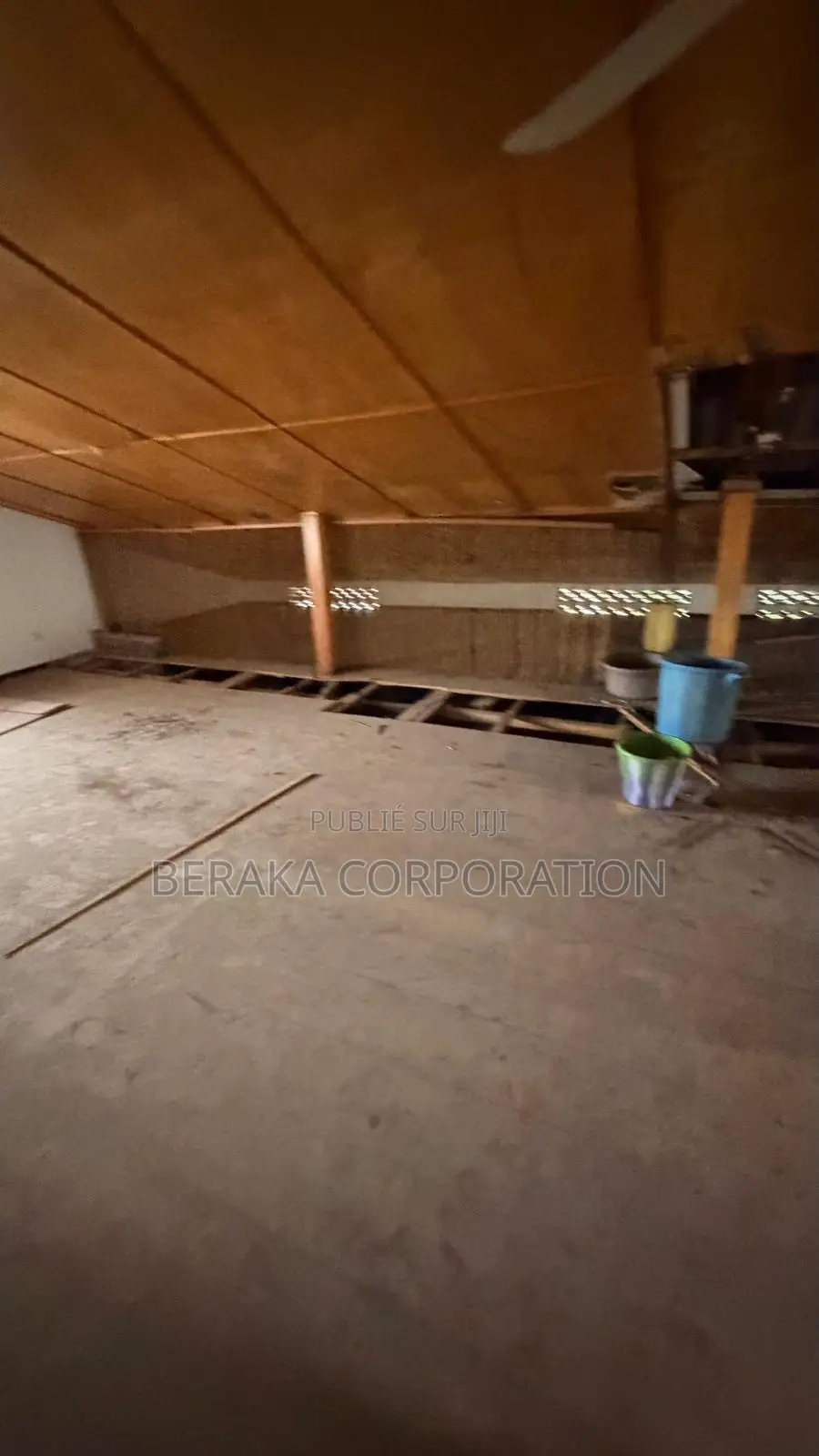 5chbre Duplex dans Beraka Corporation, Cocody à Vendre