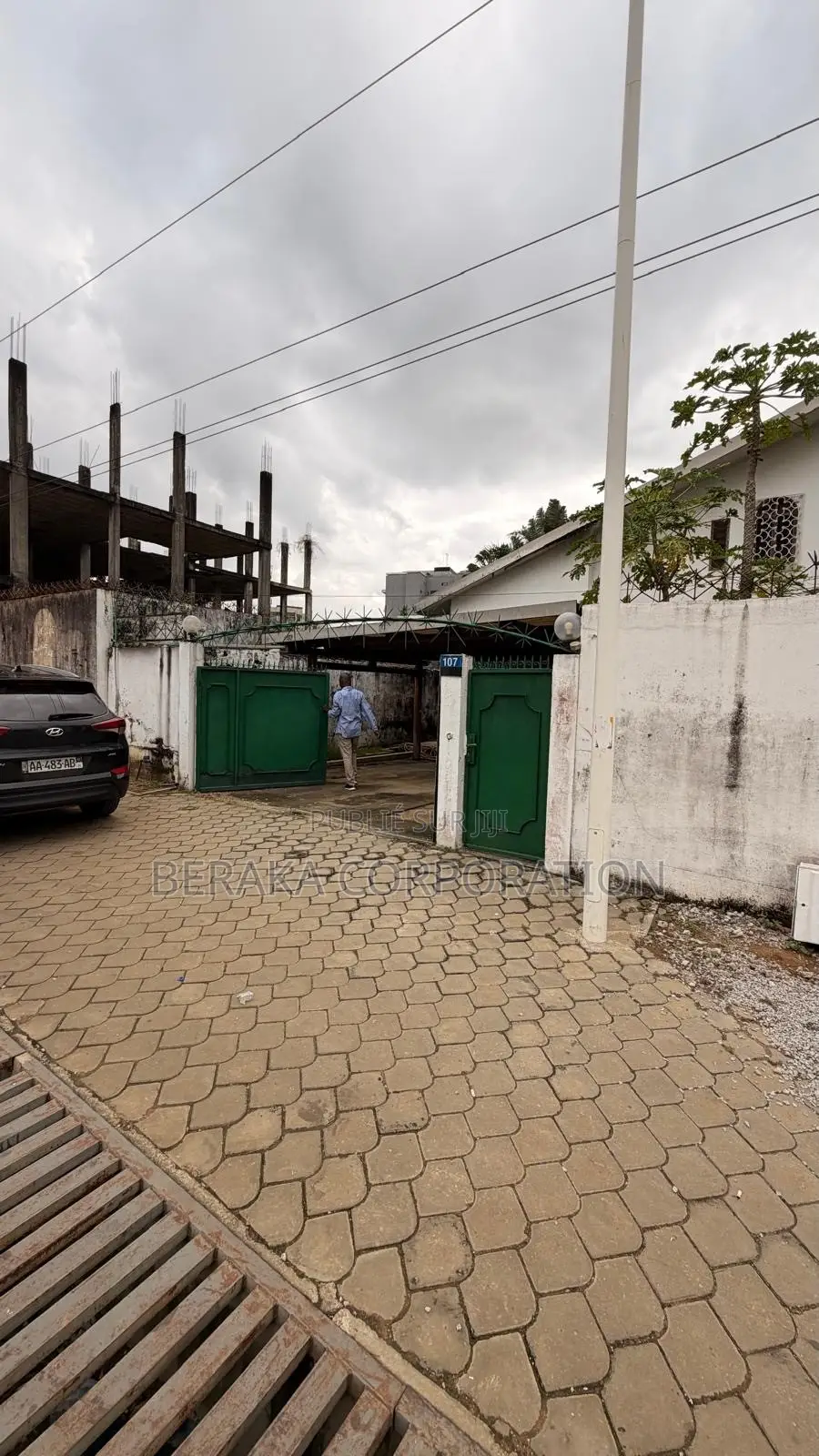 5chbre Duplex dans Beraka Corporation, Cocody à Vendre