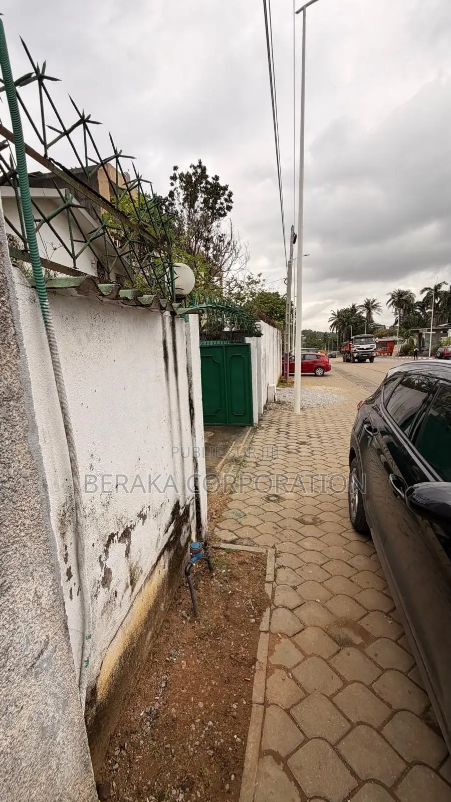 5chbre Duplex dans Beraka Corporation, Cocody à Vendre