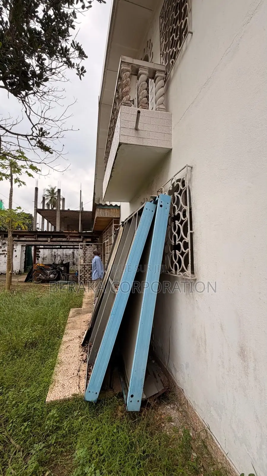 5chbre Duplex dans Beraka Corporation, Cocody à Vendre