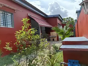 6chbre Villa dans Beraka Corporation, Cocody à Vendre