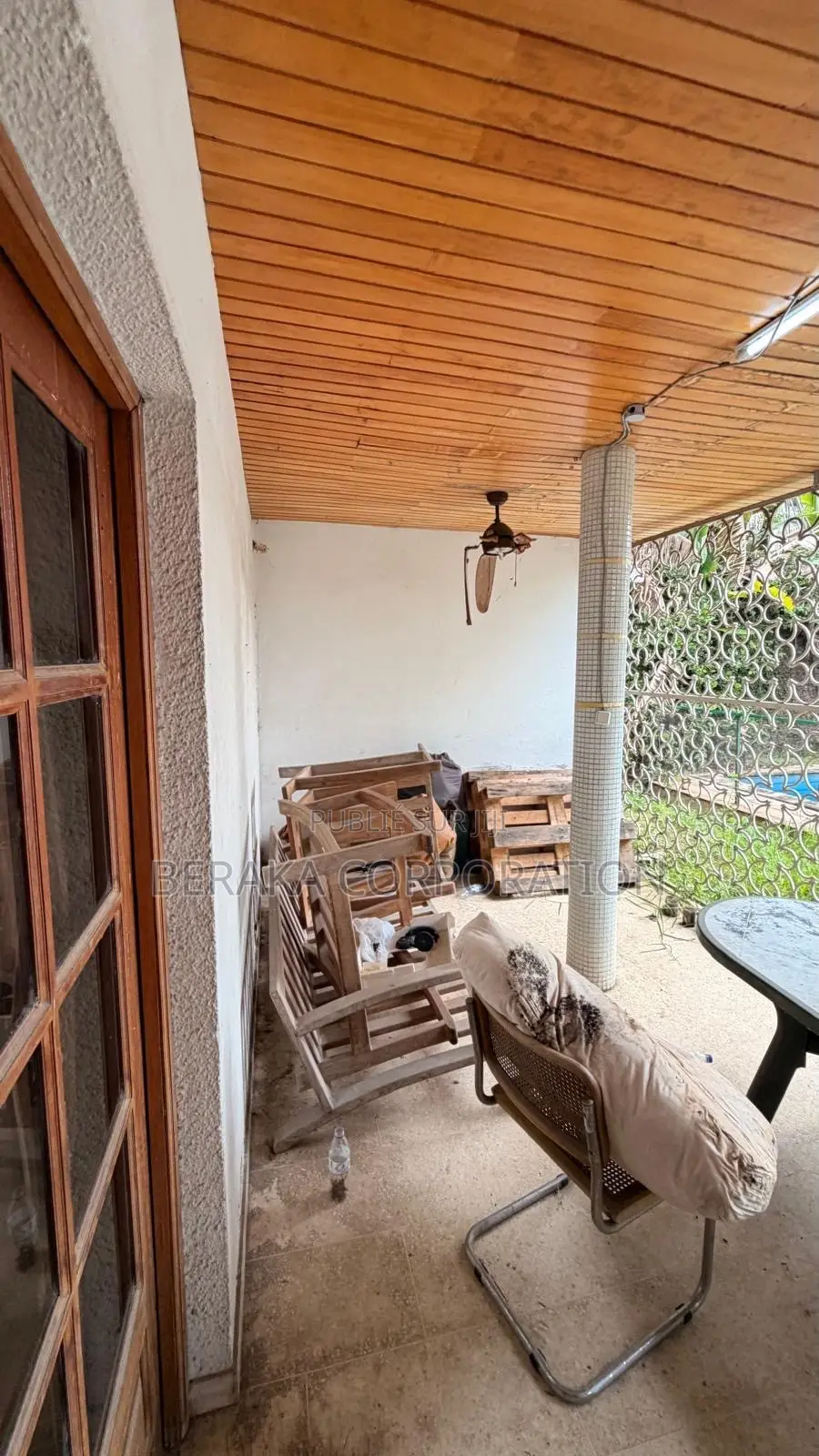 6chbre Villa dans Beraka Corporation, Cocody à Vendre