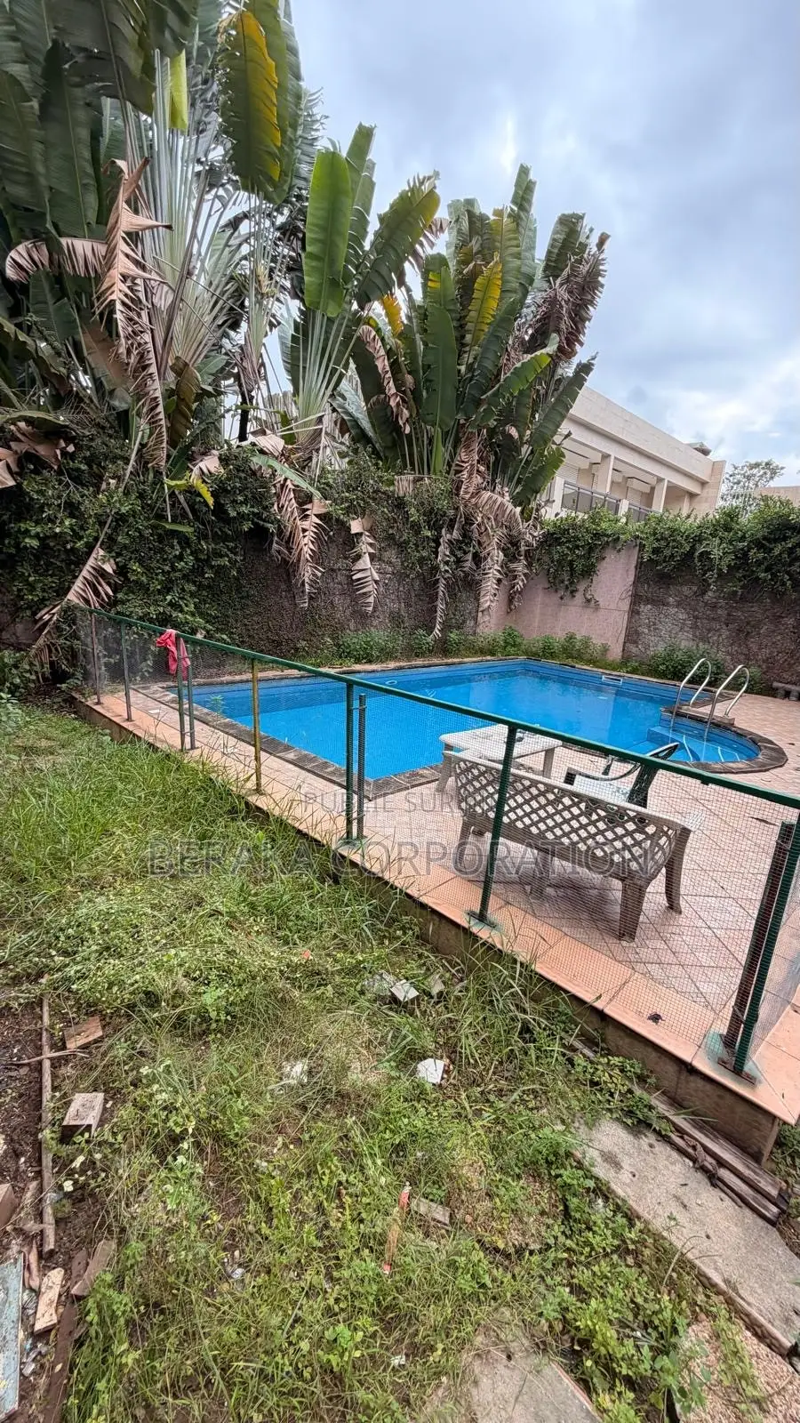 6chbre Villa dans Beraka Corporation, Cocody à Vendre