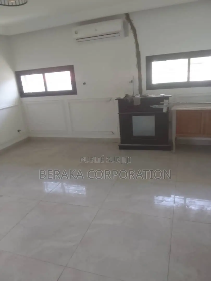 12chbre Duplex dans Beraka Corporation, Cocody à Vendre
