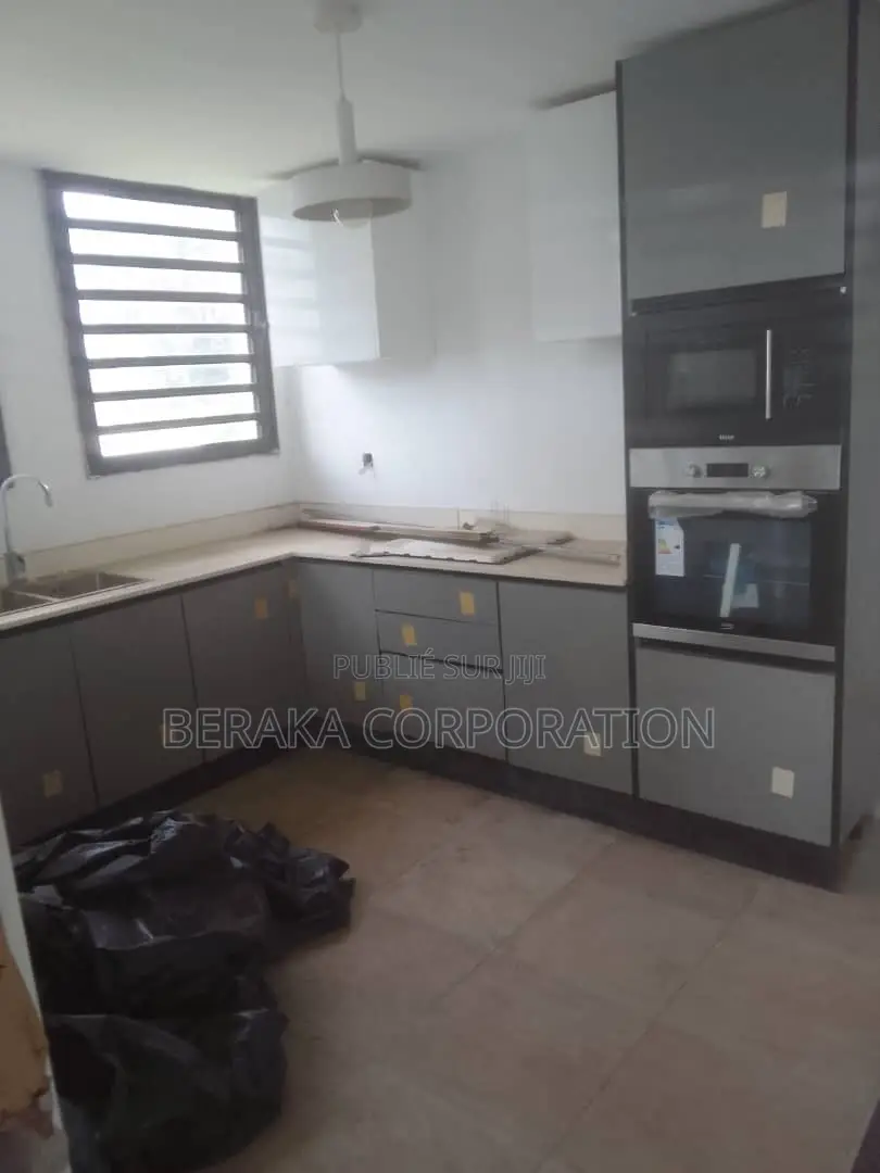 12chbre Duplex dans Beraka Corporation, Cocody à Vendre